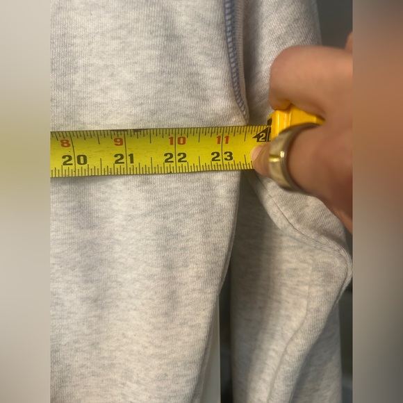 Taylor Swift You Belong With Me Junior Jewels Crewneck Sweatshirt Size Medium - Picture 6 of 8